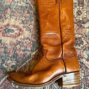 Justin leather cowboy boots like new size 9